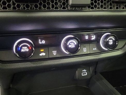 Certified 2025 Honda HR-V LX image 30