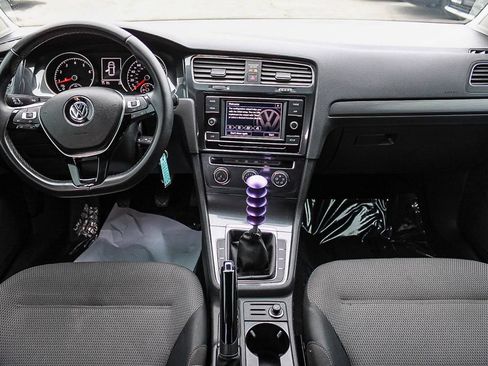 Used 2019 Volkswagen Golf 4-Door FWD image 12