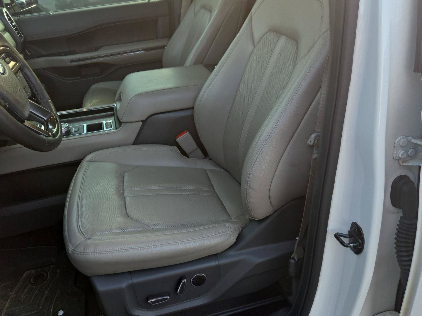 Used 2021 Ford Expedition Limited RWD image 10
