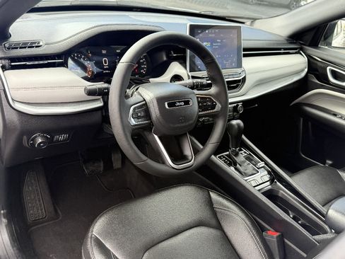 Used 2025 Jeep Compass Limited AWD/4WD image 18