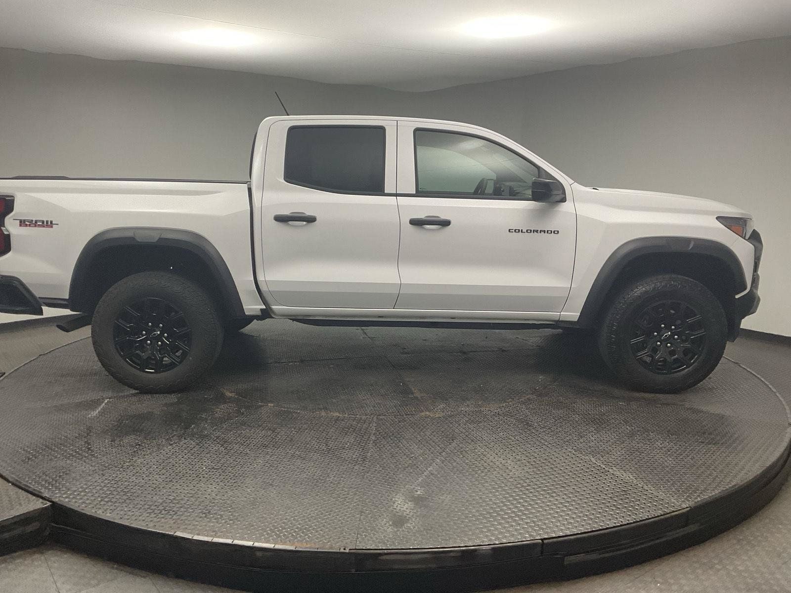 Used 2026 Chevrolet Colorado Trail Boss AWD/4WD image 8