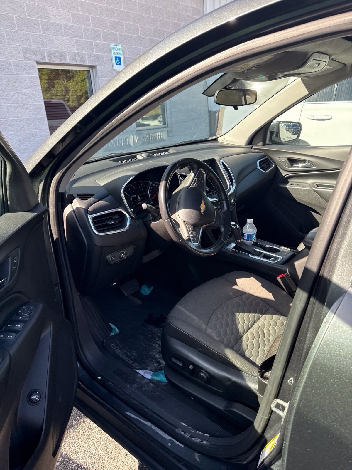 Used 2018 Chevrolet Equinox LT w/ Sun & Infotainment Package AWD/4WD image 9