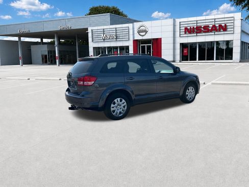 Used 2020 Dodge Journey SE FWD image 6