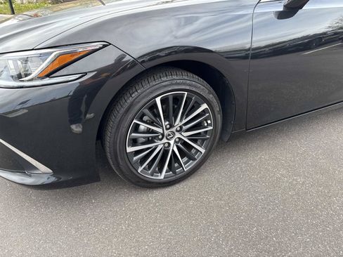 Used 2025 Lexus ES 350 w/ Premium Package FWD image 10