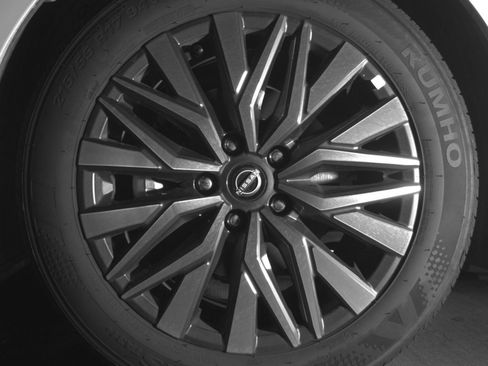 Used 2025 Nissan Altima 2.5 SV FWD image 15