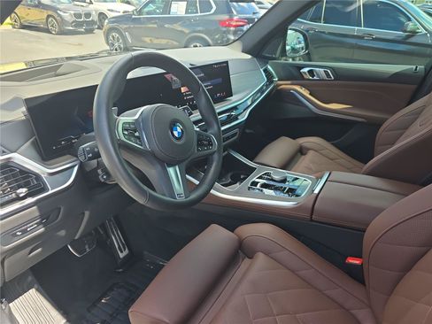 Used 2026 BMW X5 xDrive40i w/ M Sport Package AWD/4WD image 18