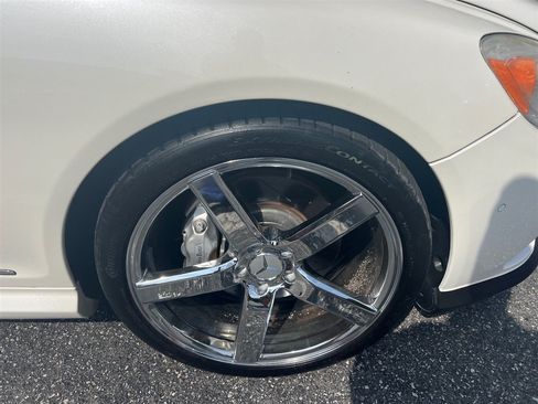 Used 2012 Mercedes-Benz CL 550 4MATIC image 31