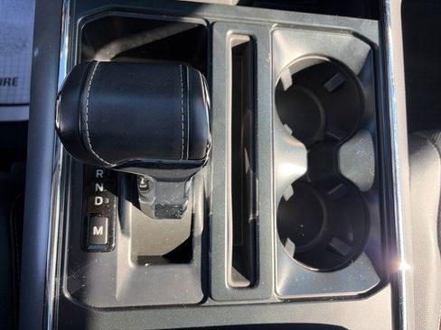 Used 2023 Ford F150 Lariat w/ Equipment Group 502A High image 32