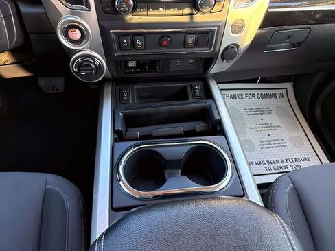 Used 2021 Nissan Titan SV w/ SV Convenience Package image 25