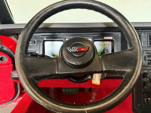 Used 1988 Chevrolet Corvette Convertible RWD image 15