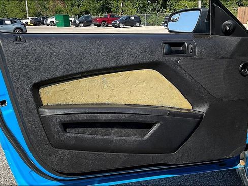 Used 2012 Ford Mustang Convertible RWD image 17