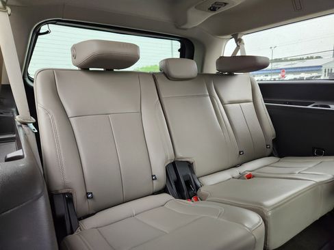 Used 2021 Ford Expedition Max XLT image 15