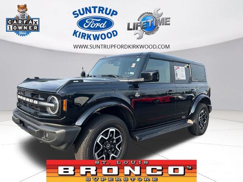 Used 2025 Ford Bronco Outer Banks AWD/4WD image 1