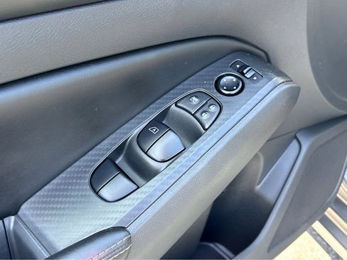 Used 2024 Nissan Altima 2.5 SV FWD image 18