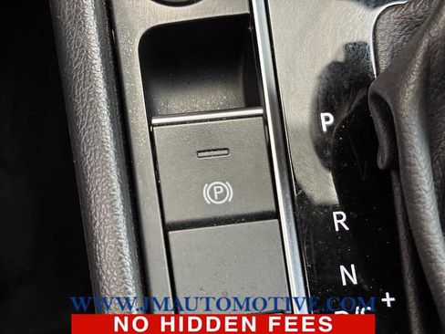 Used 2020 Volkswagen Jetta SE w/ SE Cold Weather Package FWD image 35