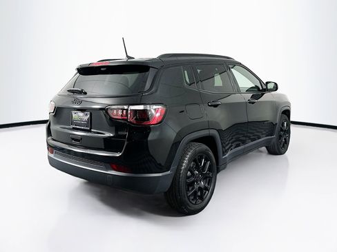 Used 2022 Jeep Compass Latitude FWD image 9