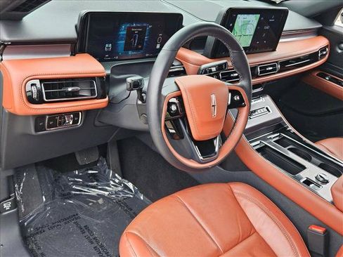 Used 2025 Lincoln Aviator Reserve w/ Illumination Package RWD image 10