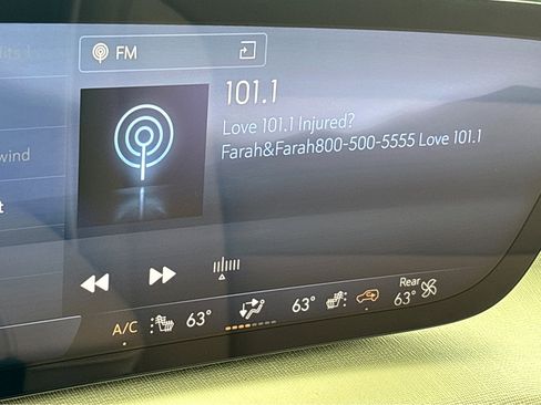 Used 2025 Buick Enclave Preferred FWD image 6