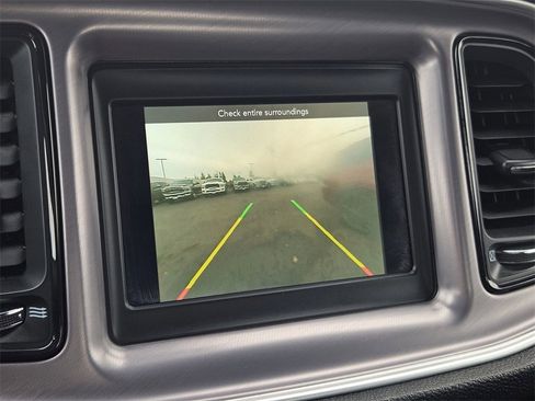 Used 2022 Dodge Challenger SXT image 21