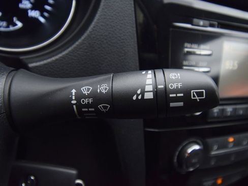 Used 2016 Nissan Rogue S w/ Appearance Package image 25