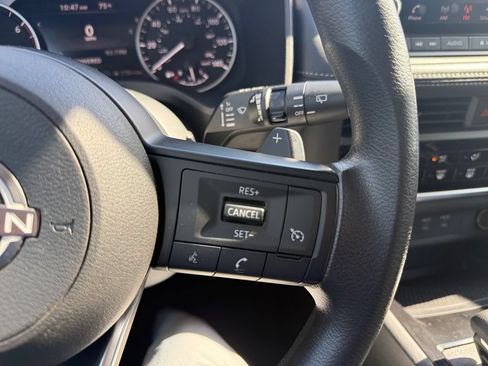 Used 2024 Nissan Rogue S AWD/4WD image 34