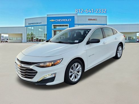 Used 2024 Chevrolet Malibu LT image 3