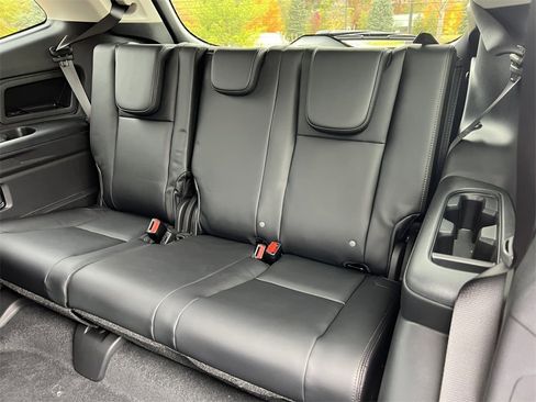 New 2026 Subaru Ascent Limited Bronze image 7