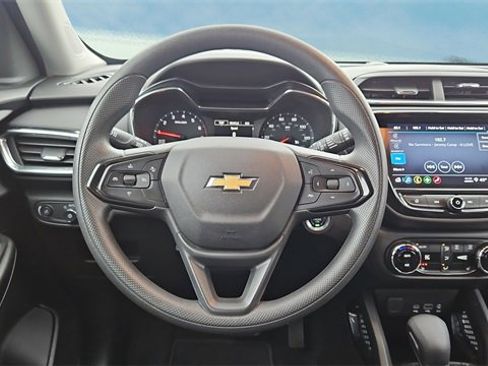 Used 2023 Chevrolet TrailBlazer LT w/ Convenience Package image 11