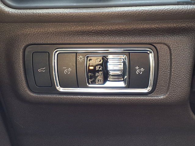 Certified 2022 Lincoln Corsair FWD w/ Equipment Group 101A image 17