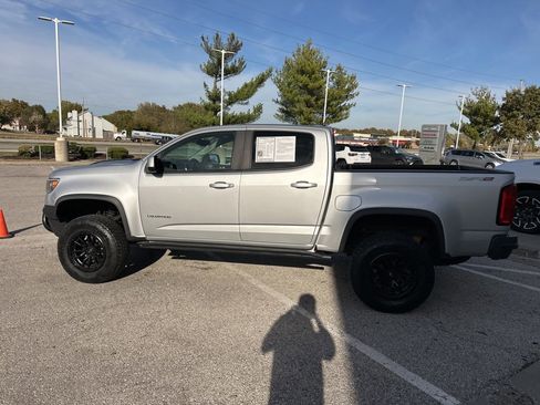 Used 2018 Chevrolet Colorado ZR2 image 18