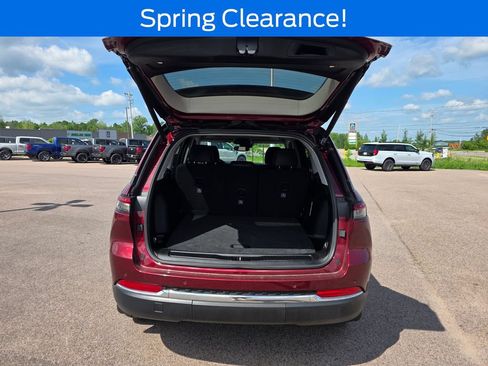Used 2022 Jeep Grand Cherokee Limited AWD/4WD image 10