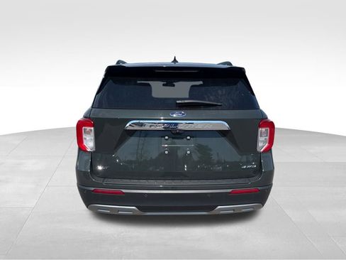 Used 2023 Ford Explorer XLT w/ Equipment Group 202A image 8