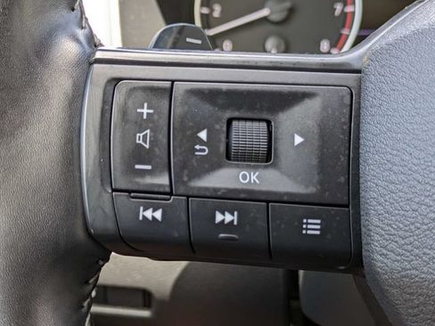 Used 2025 Nissan Rogue SV FWD image 23