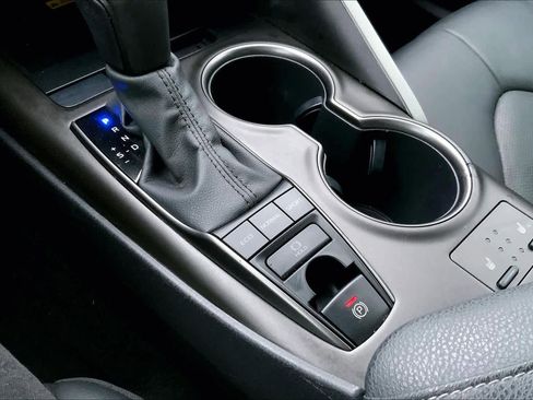 Used 2022 Toyota Camry XSE image 33