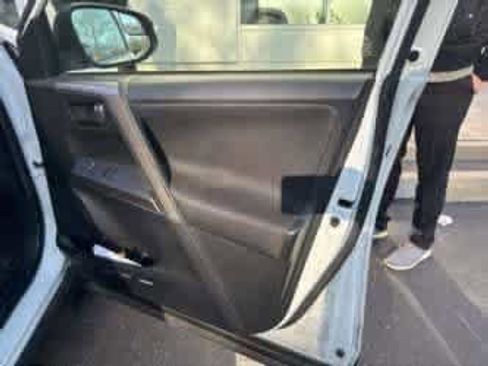 Used 2018 Toyota RAV4 LE image 14