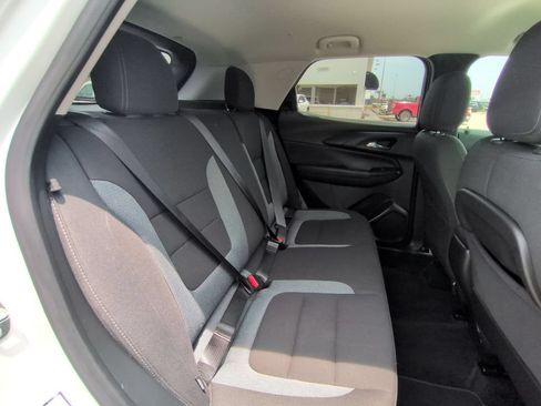 Used 2025 Chevrolet TrailBlazer LT AWD/4WD image 29