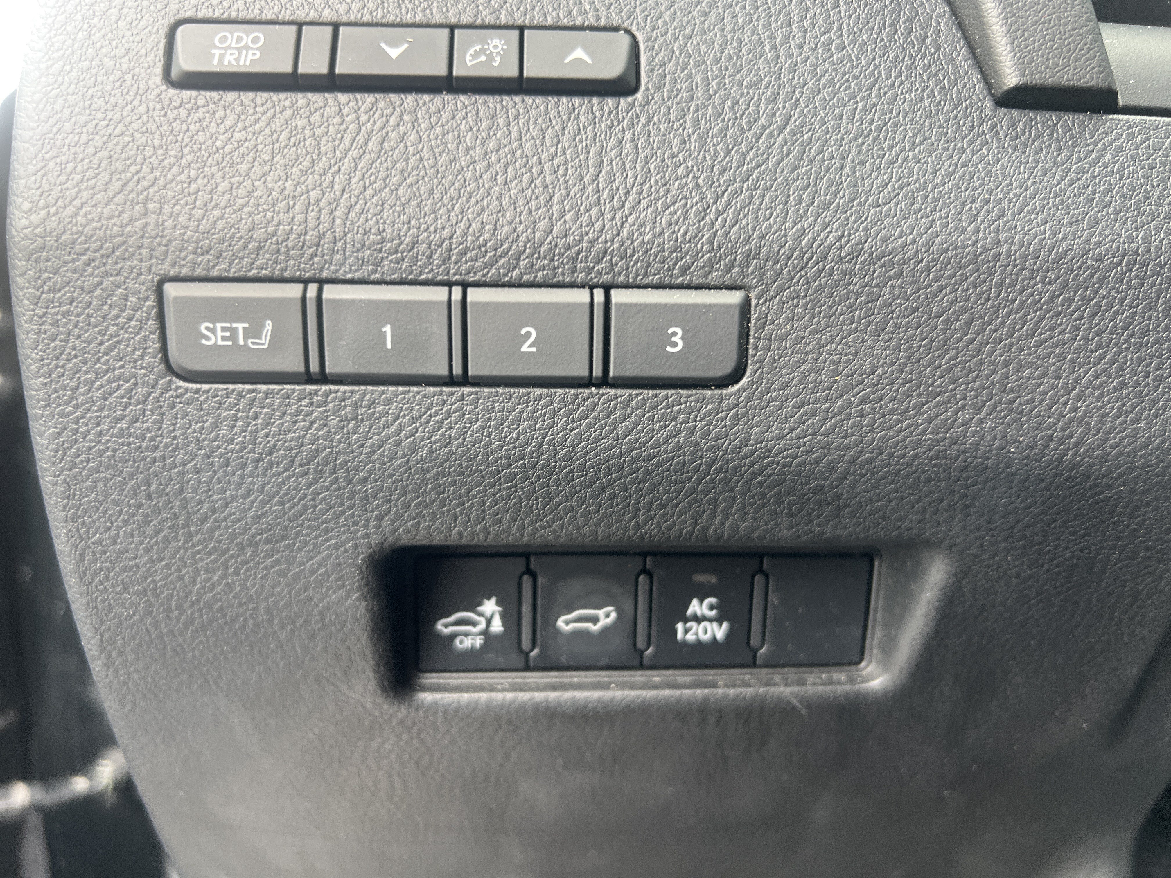 Used 2024 Lexus GX 550 w/ Accessory Package (Z1) AWD/4WD image 17