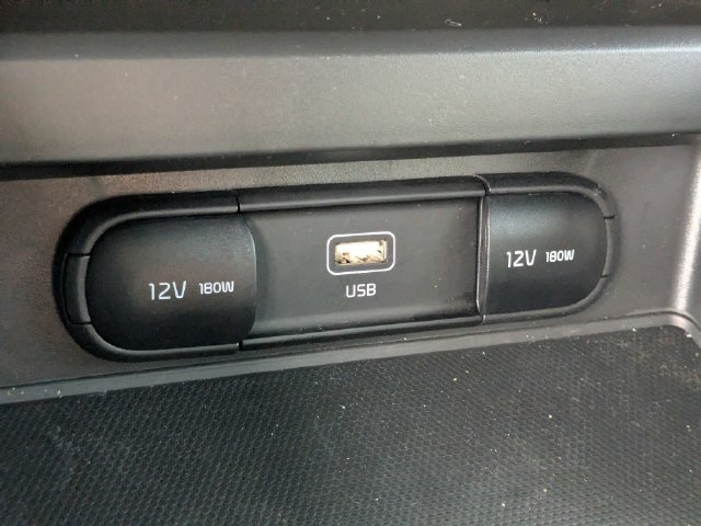 Used 2025 Kia Soul LX FWD image 20