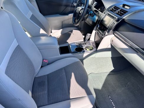 Used 2014 Toyota Camry LE FWD image 9