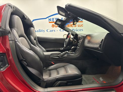 Used 2008 Chevrolet Corvette Coupe w/ Preferred Equipment Group RWD image 18