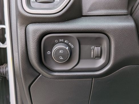 New 2026 RAM 2500 Tradesman w/ Chrome Appearance Group AWD/4WD image 19