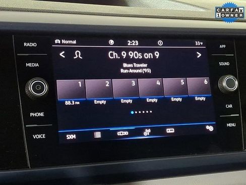 Used 2022 Volkswagen Taos SE image 3