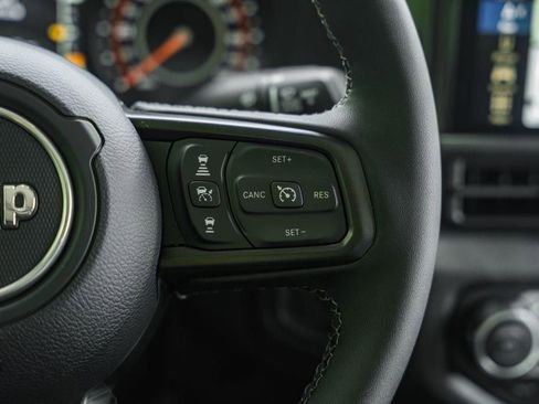 New 2025 Jeep Gladiator Sport image 31