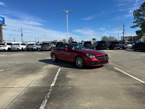 Used 2018 Mercedes-Benz SLC 43 AMG image 5