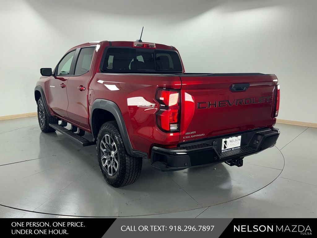 Used 2024 Chevrolet Colorado Z71 w/ Z71 Convenience Package 2 AWD/4WD image 8
