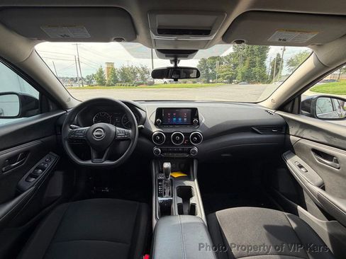 Used 2024 Nissan Sentra S FWD image 17