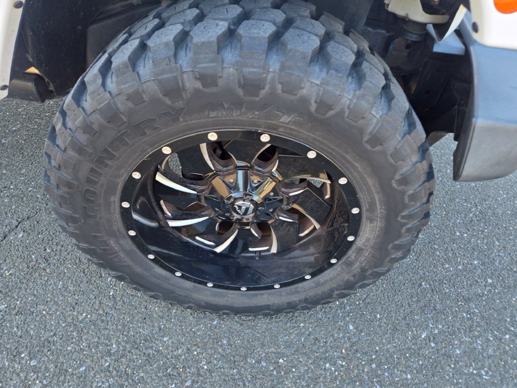 Used 2015 Jeep Wrangler Unlimited Rubicon w/ Connectivity Group AWD/4WD image 8