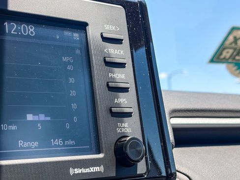 Used 2021 Toyota RAV4 XLE FWD image 27