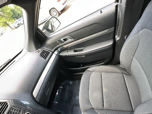 Used 2018 Ford Explorer XLT AWD/4WD image 13