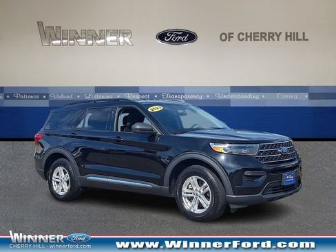 Certified 2023 Ford Explorer XLT AWD/4WD image 1